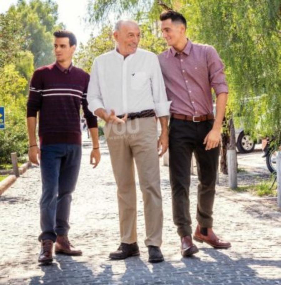 Τάσος Αρνιακός: Η καταγωγή, οι πρόγονοι που ήταν βόσκοι, η αιτία που άλλαξε το επιθετό του και οι 2 κούκλοι γιοι του