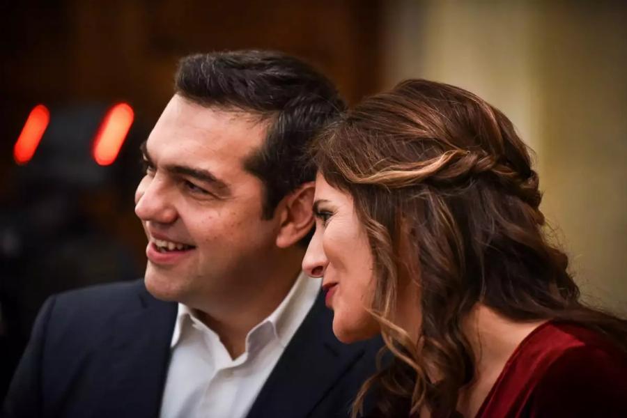 Αλέξης Τσίπρας: Το σύμφωνο συμβίωσης με τη γυναίκα του, οι δηλώσεις περί αθεΐας και η Κομμουνιστική Νεολαία Ελλάδας