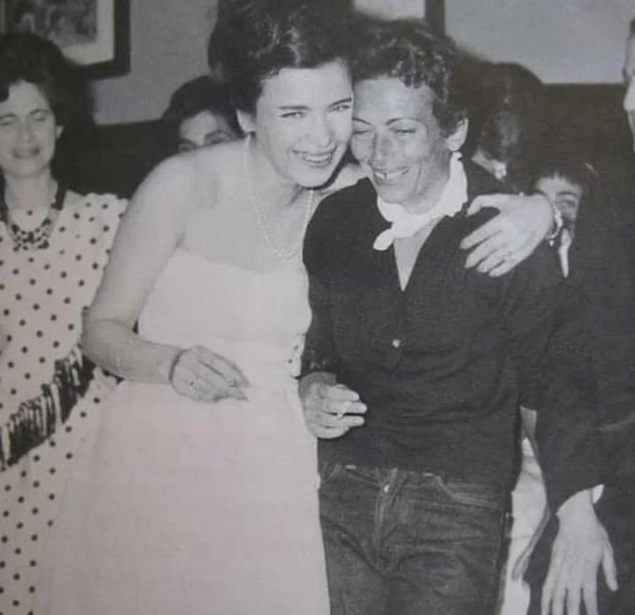 Τζένη Καρέζη: Η δεξίωση που άφησε ιστορία, οι έρωτες που οδήγησαν σε γάμο και οι σπουδαίοι ρόλοι