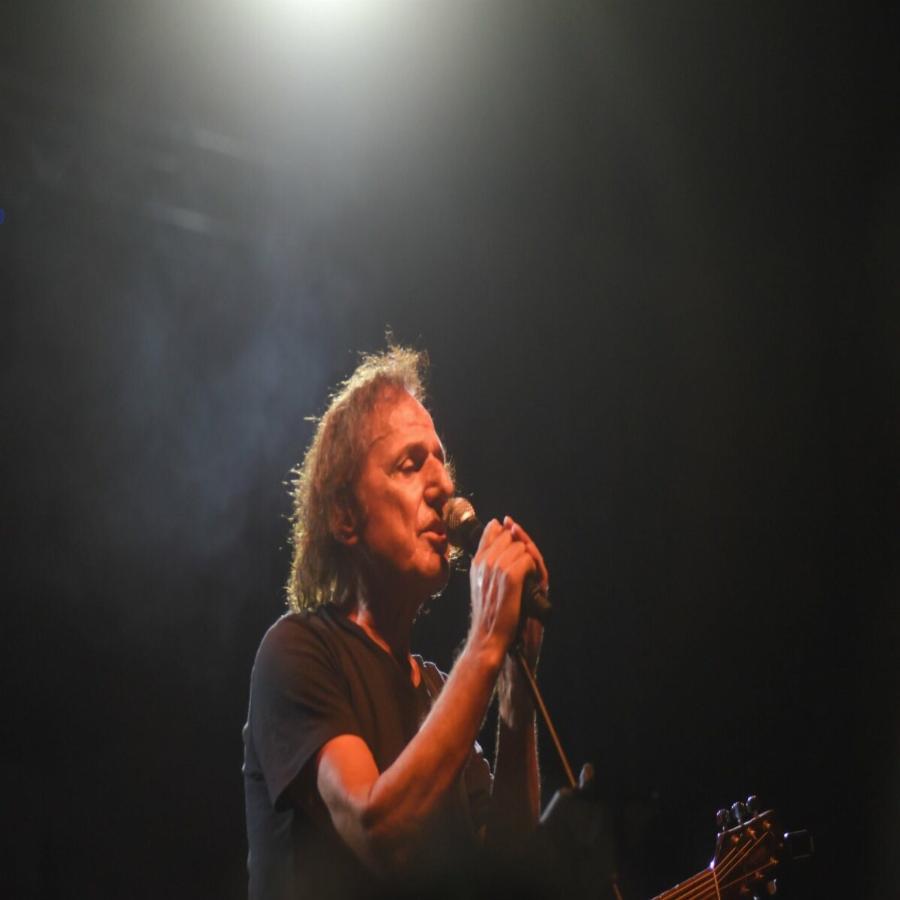 Ο Γιάννης Αντετοκούνμπο έγινε τραγούδι με τη φωνή του Βασίλη Παπακωνσταντίνου: Οι στίχοι που περιγράφουν τη ζωή του