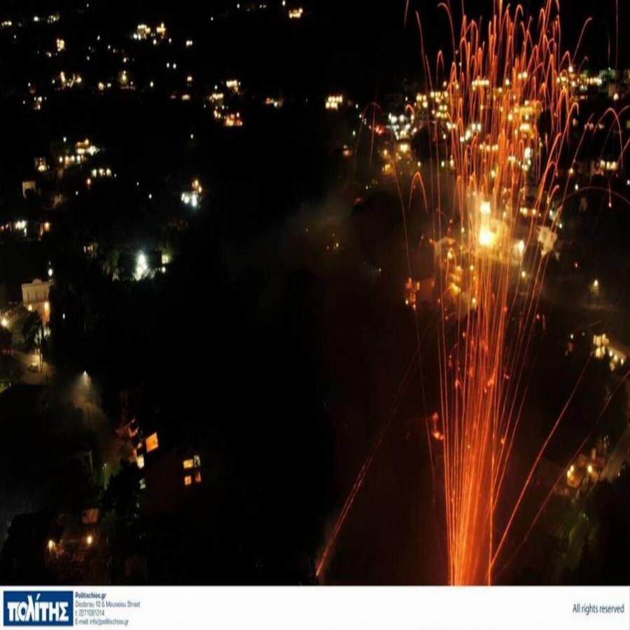 Πάσχα 2022: Μετά από 2 χρόνια επέστρεψε ο ρουκετοπόλεμος στην Χίο – Στο επίκεντρο των διεθνών Μ.Μ.Ε.