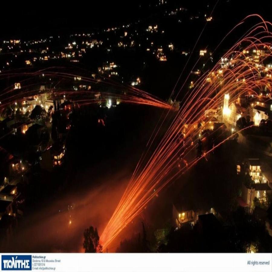 Πάσχα 2022: Μετά από 2 χρόνια επέστρεψε ο ρουκετοπόλεμος στην Χίο – Στο επίκεντρο των διεθνών Μ.Μ.Ε.