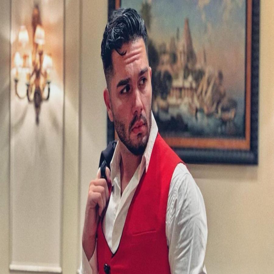 Χρήστος Μάστορας: Τα δύσκολα παιδικά χρόνια, οι μεγάλες επιτυχίες και όσα δεν γνώριζες για τον τραγουδιστή