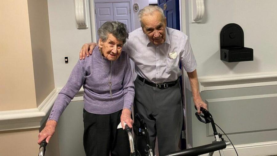 «Δεν υπάρχει αφεντικό στη σχέση μας»: Είναι 100 κι 102 ετών και μόλις γιόρτασαν 81 χρόνια γάμου