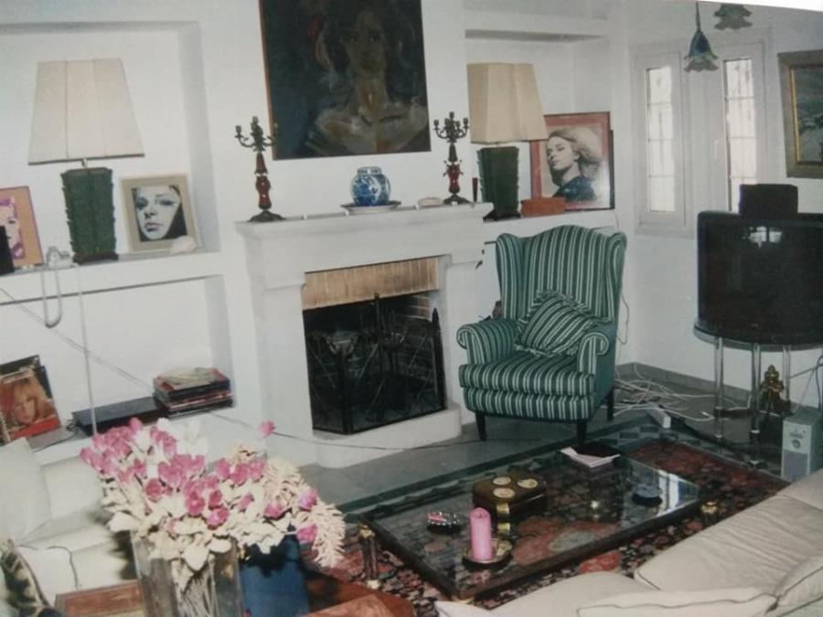 Αλίκη Βουγιουκλάκη: Πως είναι σημερα το εντυπωσιακό εξοχικό στον Θεολόγο, 21 χρόνια μετά