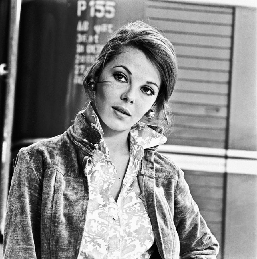 Μπέτυ Λιβανού: Η συνάντηση με τον πατέρα της στα 12, η ενασχόληση με το μόντελιγκ, η σχέση με τη δημοσιότητα και οι πανέμορφες κόρες