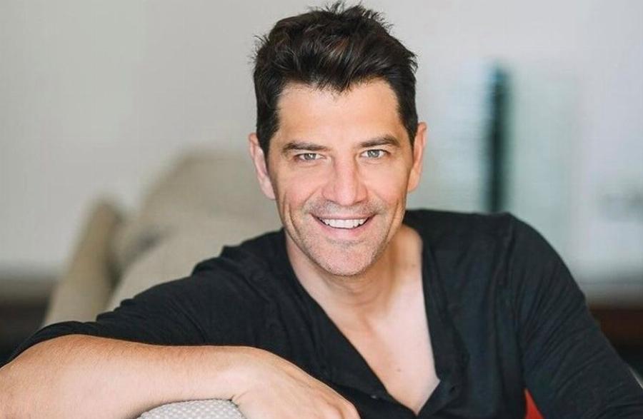 Δεν είχαμε ιδέα: Το άγνωστο πρώτο επάγγελμα του Σάκη Ρουβά πριν γίνει τραγουδιστής