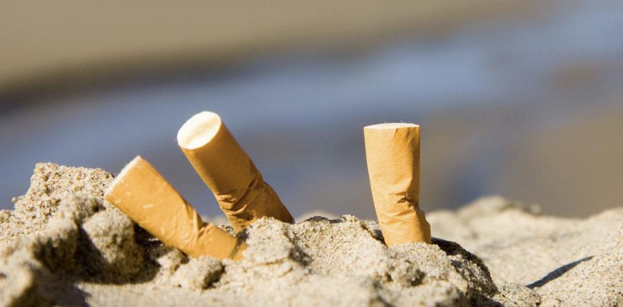 Είναι οριστικό: Τέλος το κάπνισμα στις παραλίες