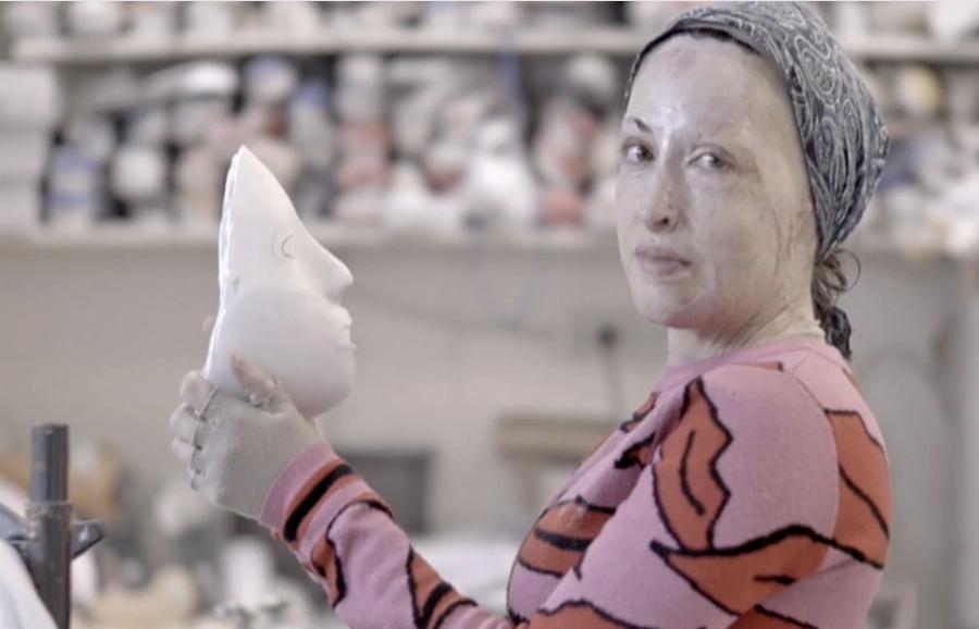 «Κοιτάζω τον καθρέφτη και νιώθω ότι είμαι όμορφη»: Η Ιωάννα Παλιοσπύρου έβγαλε τη μάσκα