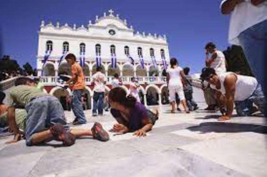 Παναγία της Τήνου: Τα θαύματα της Μεγαλόχαρης της Τήνου μέσα από ένα μοναδικό ντοκιμαντέρ