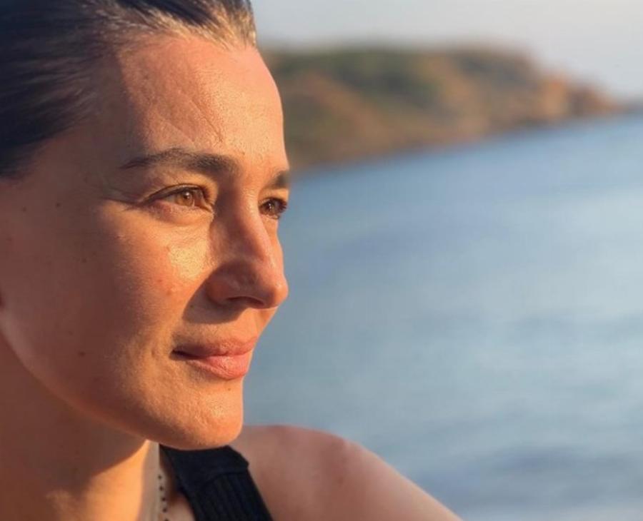 Μαρία Ναυπλιώτου: Η 52χρονη ηθοποιός ποζάρει άβαφη και αποκαλύπτει τη φυσική ομορφιά της