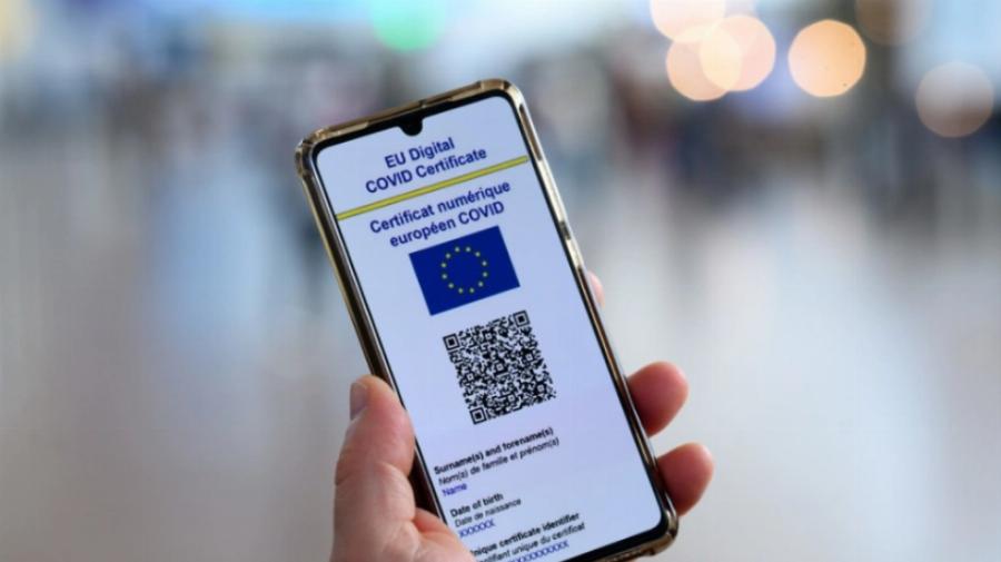 Κατάργηση πιστοποιητικών εμβολιασμών: Τι εισηγούνται οι εμπειρογνώμονες για την είσοδο στην χώρα