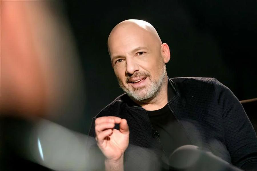 Νίκος Μουτσινάς: Οι επαγγελματικές επιτυχίες, οι εξομολογήσεις και η επιθυμία για υιοθεσία παιδιού