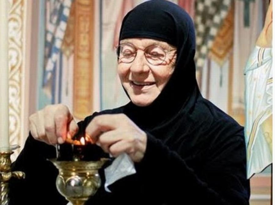 Μαίρη Αλεξοπούλου: Η τραγουδίστρια που έγινε καλόγρια – Η δόξα, η παραμυθένια ζωή και το γεγονός που τσάκισε τη ζωή της