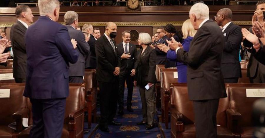 Τριάντα τρεις φορές χειροκρότησαν τον πρωθυπουργό τα μέλη του Αμερικανικού Κογκρέσου