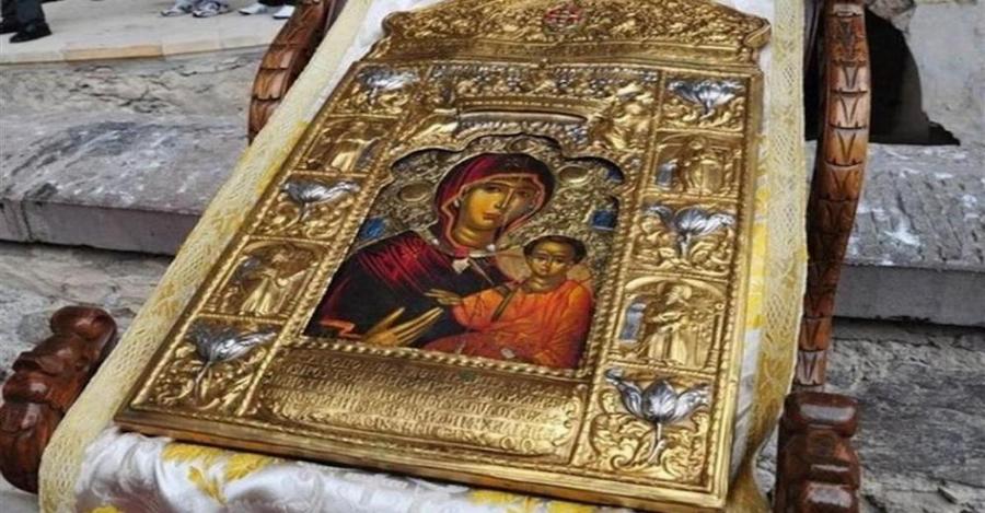 Κάθε μέρα που έδινε Πανελλήνιες διάβαζε την Παράκληση της Παναγίας: «Ελένη κοίταξε αριστερά»