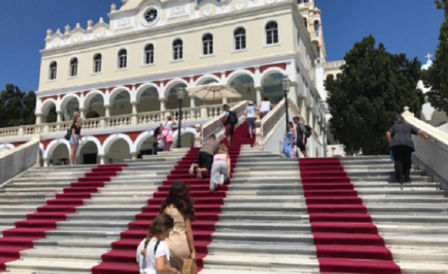 Εξομολόγηση θαύματος: “Η Παναγία ειναι δεν τη γνωριζεις; Μου εδειξε την αξονικη και μου ειπε να μη φοβάμαι”