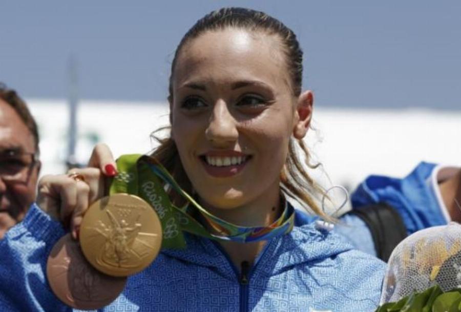 «Υποφέρω από καταθλιπτικά επεισόδια»: Η ανάρτηση της Άννας Κορακάκη για τον μανιακό που την παρακολουθούσε