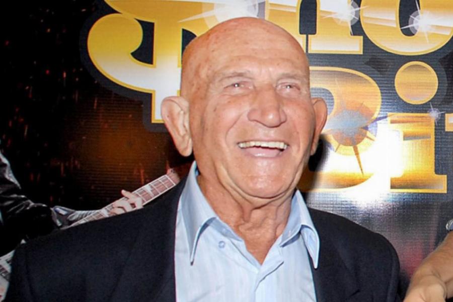 «Έφυγες με το κεφάλι ψηλά» γράφει ο εγγονός του Κώστα Γκουσγκούνη στο αποχαιρετιστήριο μήνυμα