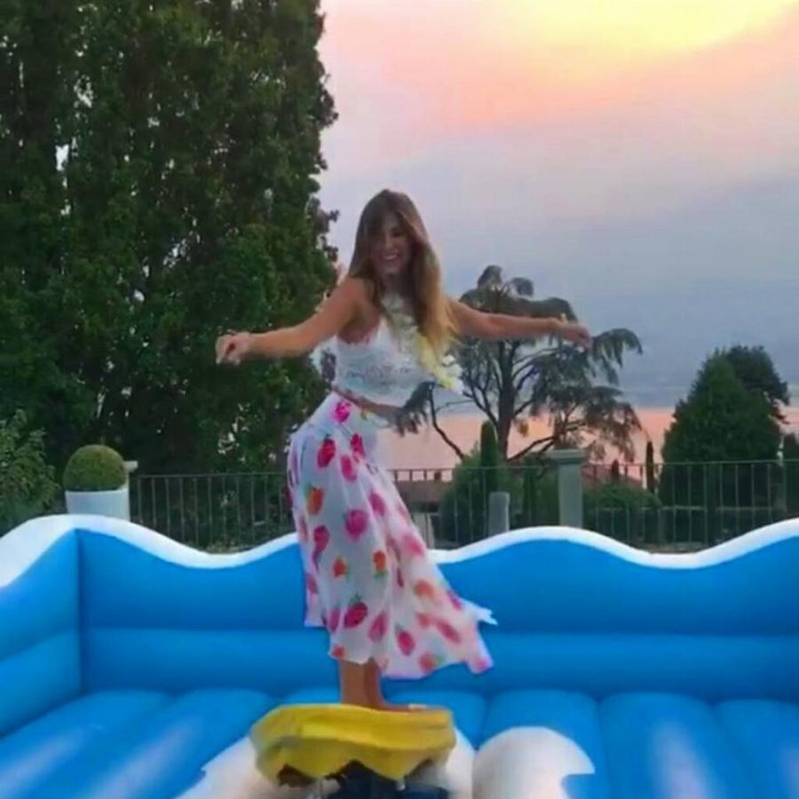 Αθηνά Ωνάση: Δε μοιάζουν καθόλου – Αυτή είναι η άγνωστη, κούκλα αδερφή της, που ζει μακριά από τα φώτα της δημοσιότητας