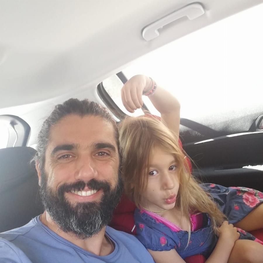 Συγκινεί ο μπαμπάς της 7χρονης Αναστασίας: «Της κάναμε καρδιές για να της δείξουμε πόσο την αγαπάμε»