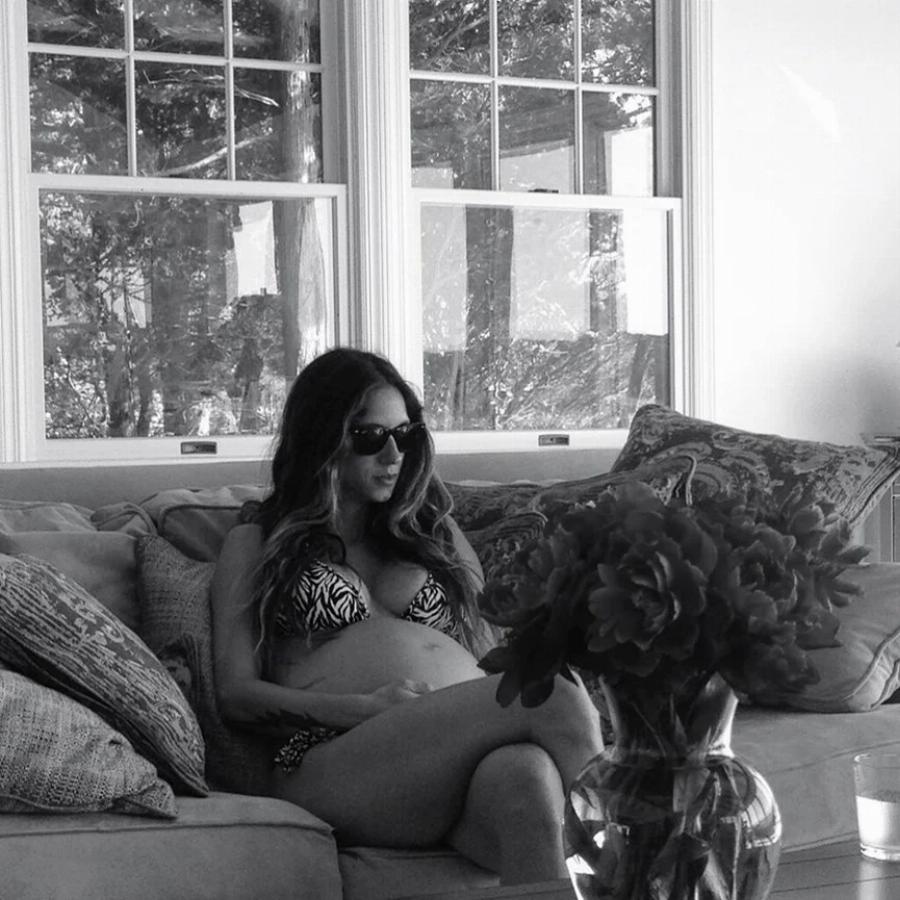 Σοφία Καρβέλα: Η ζωή στην Νέα Υόρκη, οι αμβλώσεις, η μάχη με τον αλκοολισμό και η μόδα