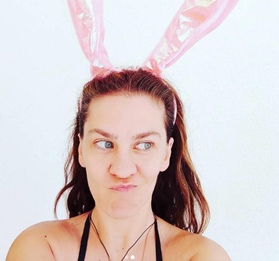 Ελένη Λιάσκα: Η «Γωγώ» από το Καφέ της Χαράς έγινε κοκκινομάλλα, ζει στη Ρωσία και είναι πιο όμορφη από ποτέ