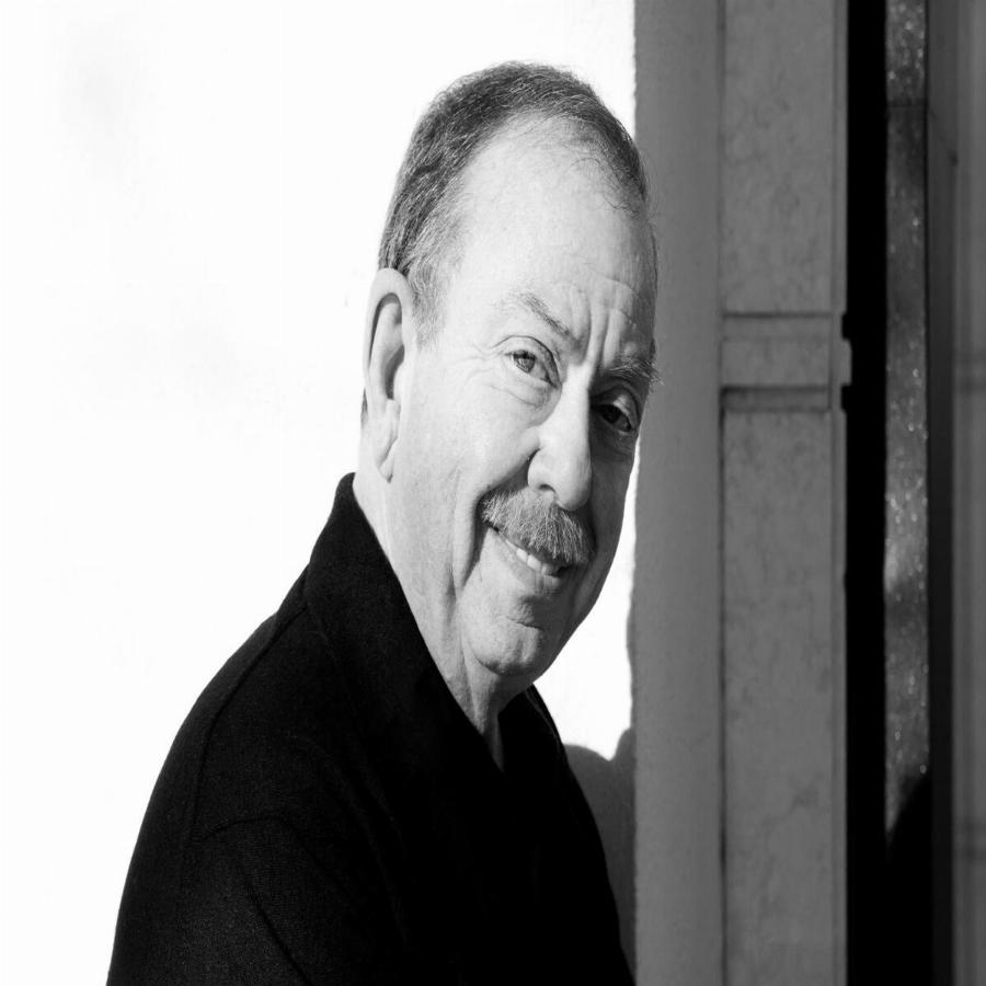 Ηλίας Μαμαλάκης: Η μαγειρική που ακολούθησε στα 40, ο θάνατος της πρώτης συζύγου, που τον τσάκισε, ο 2ος γάμος και το αιμάτωμα στο κρανίο