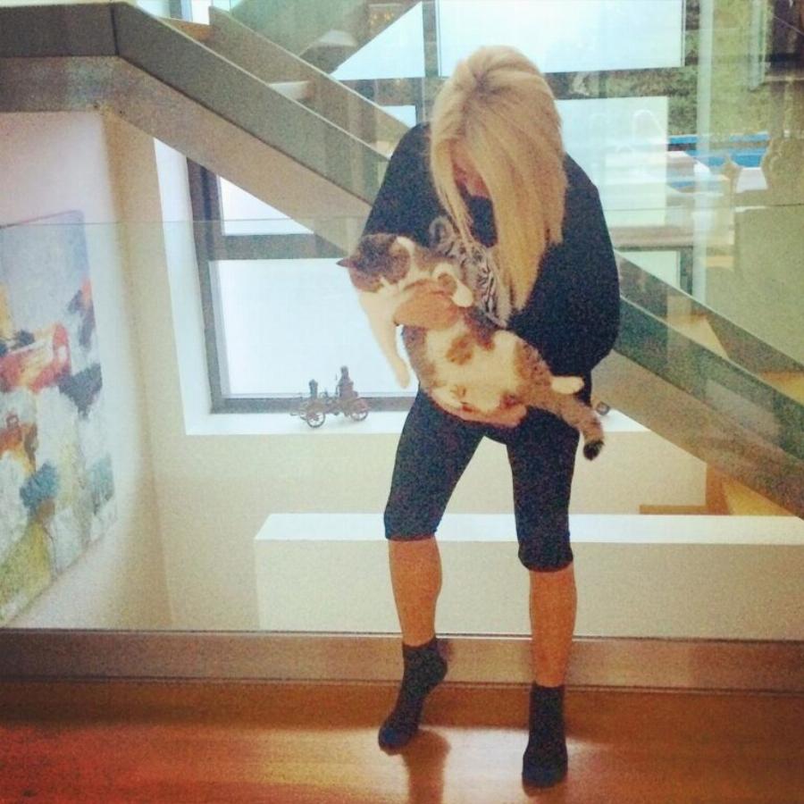 Ρούλα Κορομηλά: Εικόνες από την πολυτελή μεζονέτα της πρώην παρουσιάστριας στην Κηφισιά – Η πισίνα και ο ονειρικός κήπος