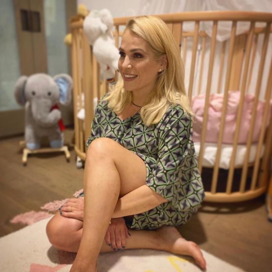 Τζένη Μπότση: Το όμορφο σπίτι, τα παιχνίδια της κόρης της και το παραμυθένιο της δωμάτιο