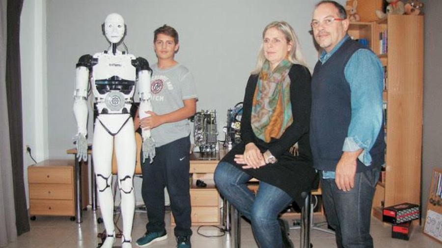 Δημήτρης Χατζής: Ο Έλληνας μαθητής που φτιάχνει ρομπότ με τεχνητή νοημοσύνη και υποκλίνεται όλος ο πλανήτης