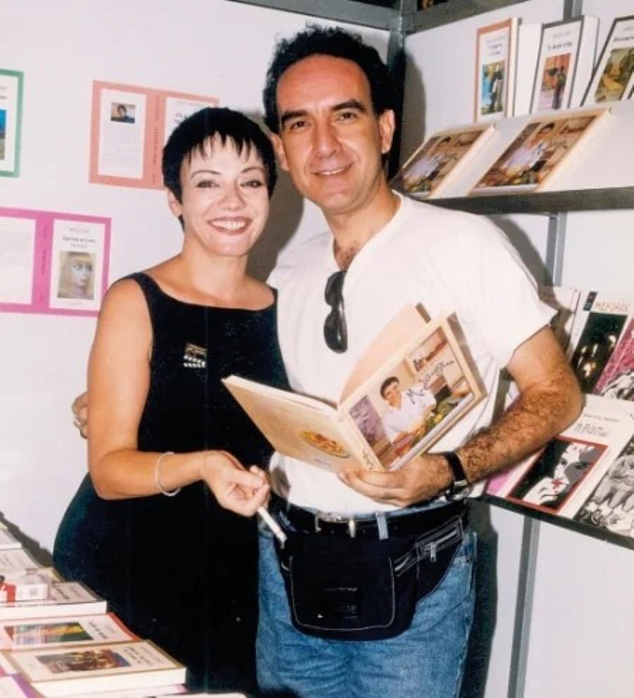 Μαλβίνα Κάραλη: Το πραγματικό της όνομα, οι 2 γάμοι, τα παιδιά της, οι ατάκες που άφησαν εποχή και το άδοξο τέλος στα 50