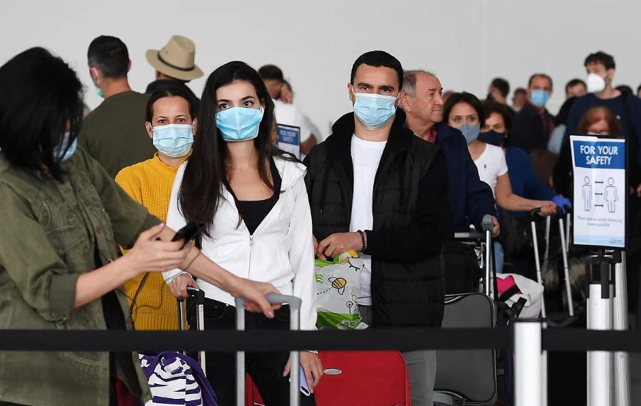 Ευρωπαϊκή Ένωση: Μη υποχρεωτική η χρήση μάσκας σε αεροδρόμια και αεροπλάνα
