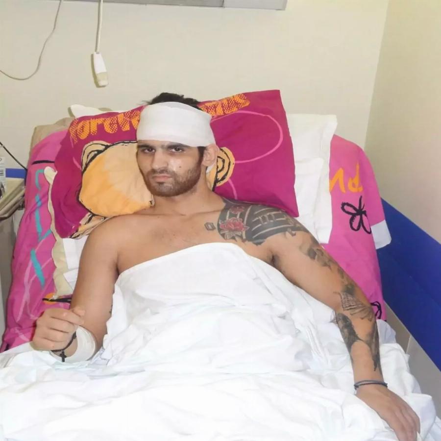 Η συγκλονιστική ανάρτησή του Ετεοκλή Παύλου για τη μητέρα του – Φωτογραφίες από την περίοδο που ήταν στο νοσοκομείο