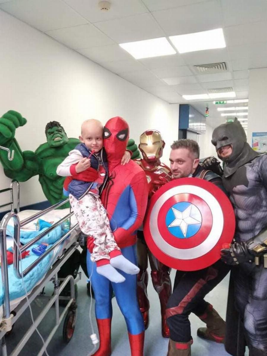 Μικρός ήρωας: Ο Νικόλας νίκησε τον καρκίνο  και χτύπησε το καμπανάκι της νίκης