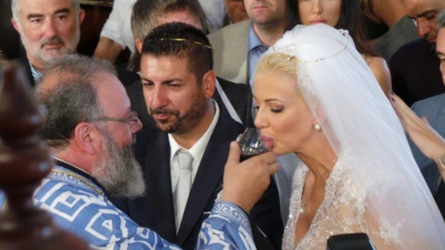 Κατερίνα Μονογυιού: Τα καλλιστεία, η ενασχόληση με την πολιτική, ο υπέρλαμπρος γάμος και ο θάνατος του αδερφού της σε τροχαίο δυστύχημα