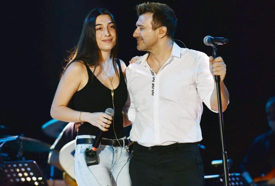 Γιάννης Πλούταρχος: Το τρυφερό ντουέτο με την κόρη του, Κατερίνα Κακοσαίου και η υπόκλιση στο ταλέντο της 23χρονης