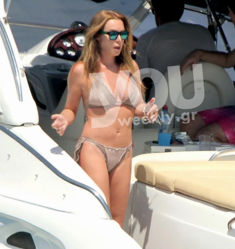 Σούσουρο με τις φωτο, με μπικίνι πάνω στο σκάφος: Έτσι είναι το σώμα της Στεφανίδου στα 52 χωρίς ρετούς