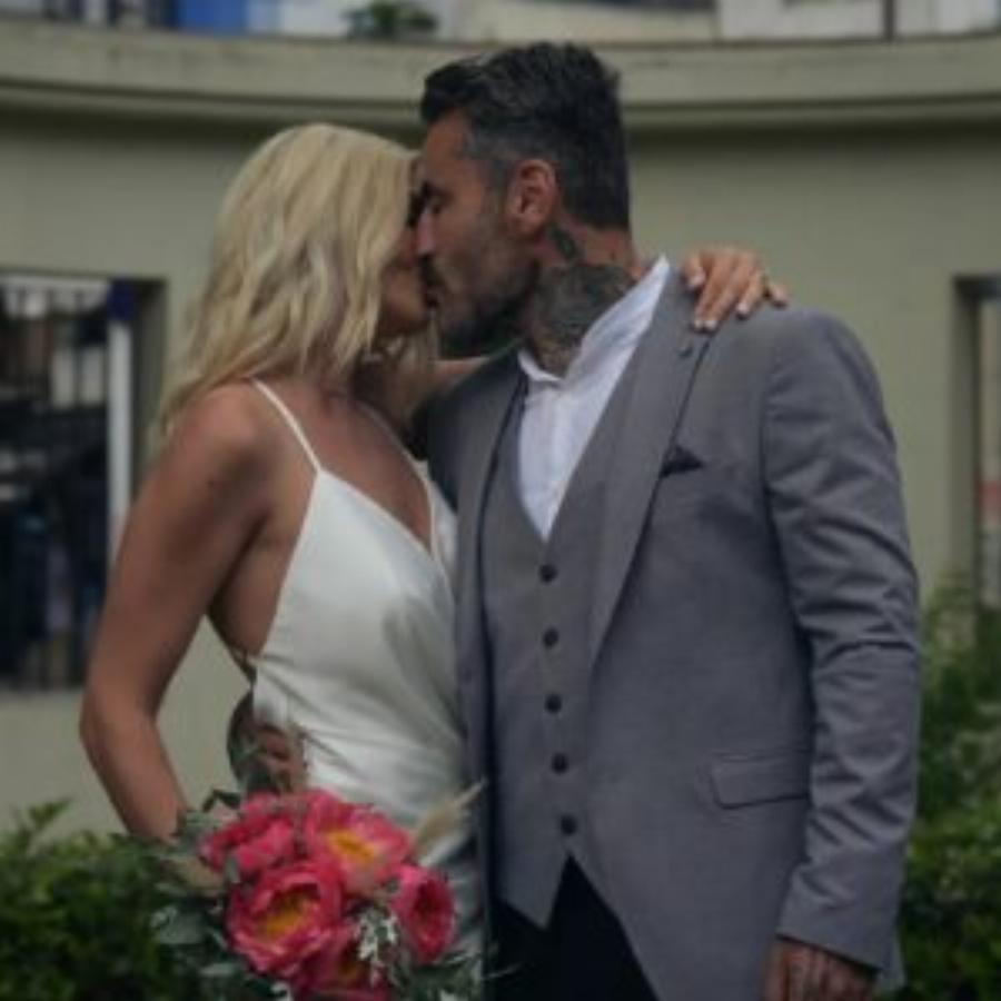 “Καλά είσαι μάνα εσύ;”: Η Χριστίνα Μπόμπα δημοσίευσε όλα τα άθλια σχόλια που της έγραψαν για το ντεκολτέ της