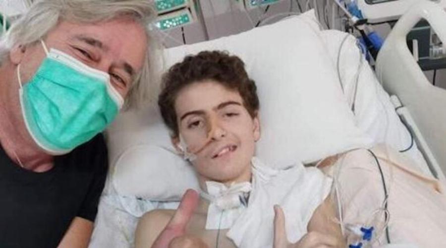Φεύγει για Βερολίνο ο 15χρονος Γιάννης από την Πάτρα για μία ακόμη λεπτή επέμβαση ζωής