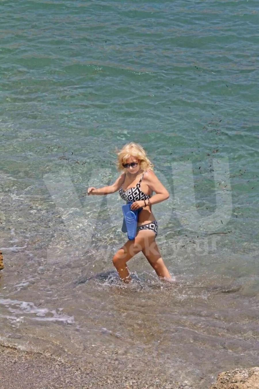 Αγγελική Νικολούλη: Χωρίς ρετούς στο σώμα της και άβαφη – Αυτές είναι οι εικόνες που κυκλοφορούν και «κλείνουν στόματα»