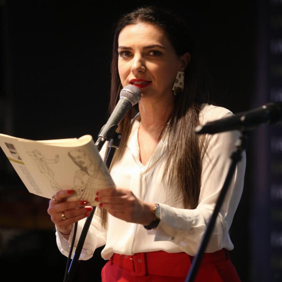 Νίκος Μάνεσης: Η κούκλα τραγουδίστρια, που υπήρξε σύζυγος του δημοσιογράφου πριν τη Φαίη Μαυραγάνη – Ο γάμος κράτησε μόνο 10 μέρες