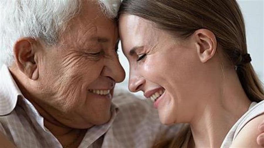 Το γράμμα ενός πατέρα στην κόρη του: «Να έρχεσαι κοριτσάκι μου, συχνότερα τώρα που είμαι ακόμα εδώ»