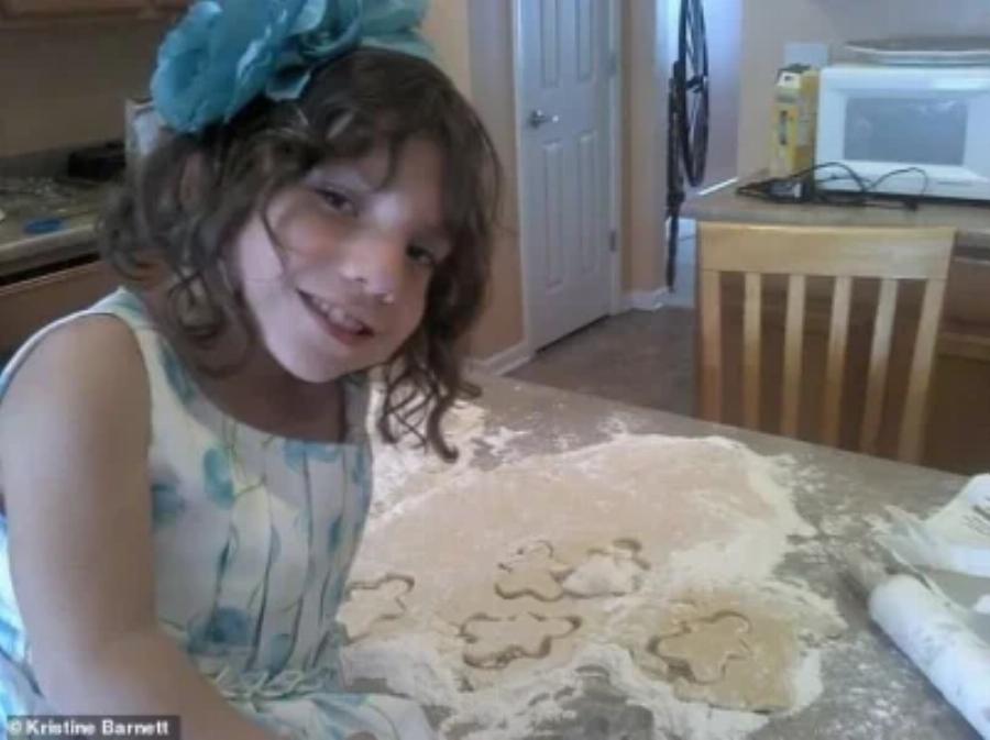 Αληθινή ιστορία: «Η 8χρονη που υιοθετήσαμε ήταν ενήλικη νάνος και πήγε να μας σκοτώσει»