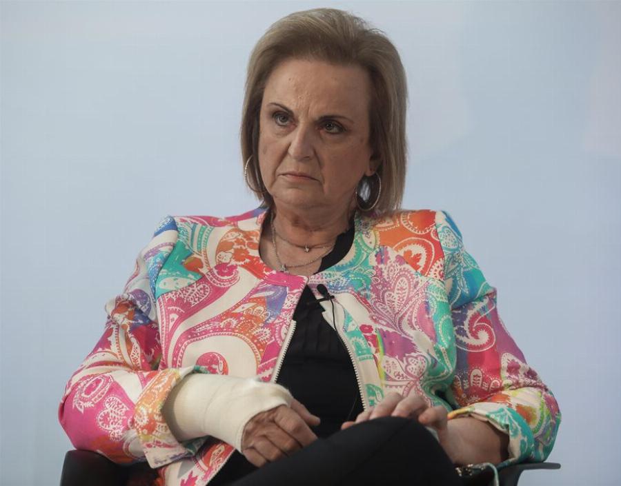 Ματίνα Παγώνη: “Βάφομαι και περιποιούμαι τον εαυτό μου γιατί βοηθά του ασθενείς μου. Κάθε καλοκαίρι πηγαίνω Μύκονο”