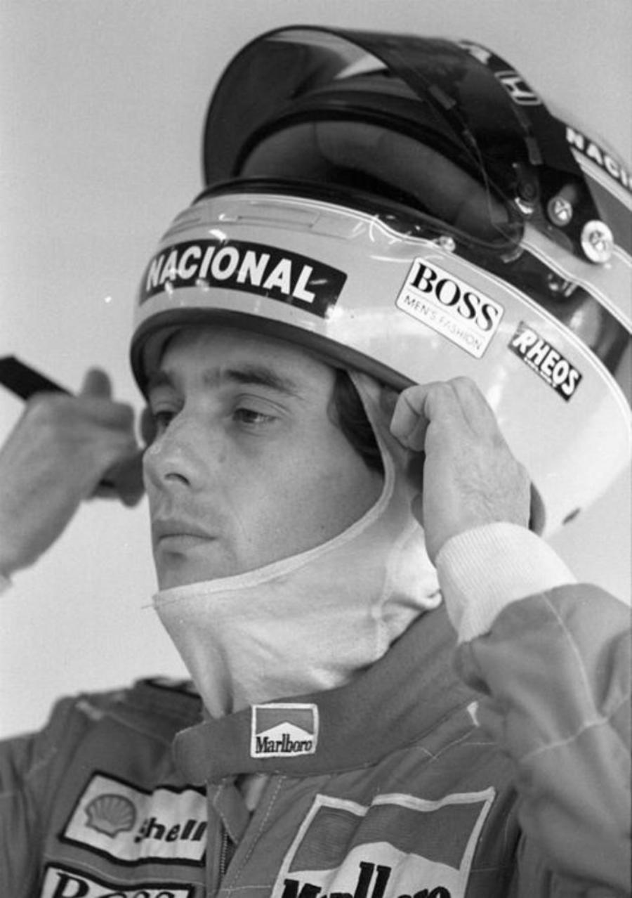 Άιρτον Σένα: Ο καλύτερος οδηγός που αγωνίστηκε ποτέ στη Φόρμουλα 1 και η μοιραία στροφή που του στέρησε τη ζωή