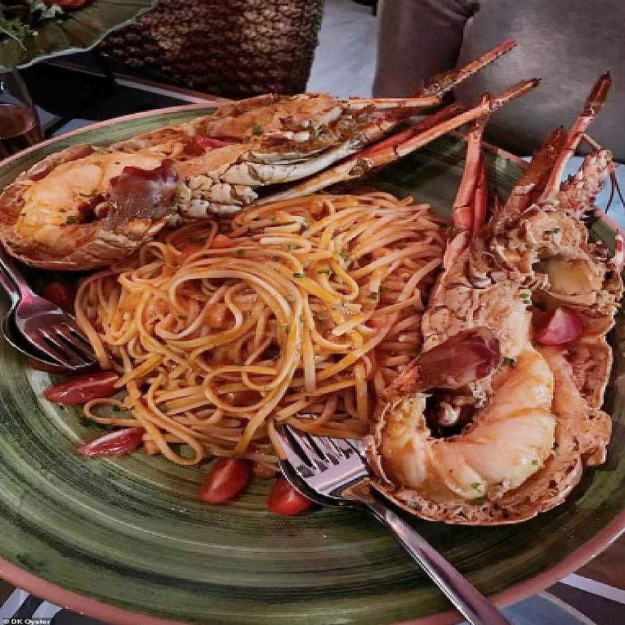 Νέα καταγγελία για εστιατόριο στη Μύκονο – Πλήρωσαν 1.500 ευρώ για μια αστακομακαρονάδα