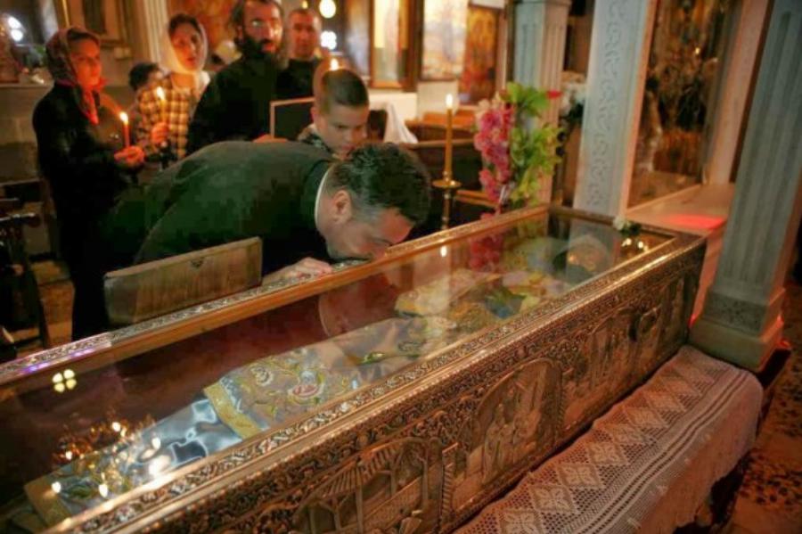 Άγιος Ιωάννης ο Ρώσος: Ποιος ήταν ο Άγιος που γιορτάζει σήμερα 27 Μάιου;