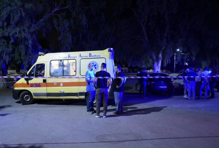 Κοπέλα καυγάδισε με το αγόρι της στο Δήλεσι και στη συνέχεια τον πάτησε με το αυτοκίνητο