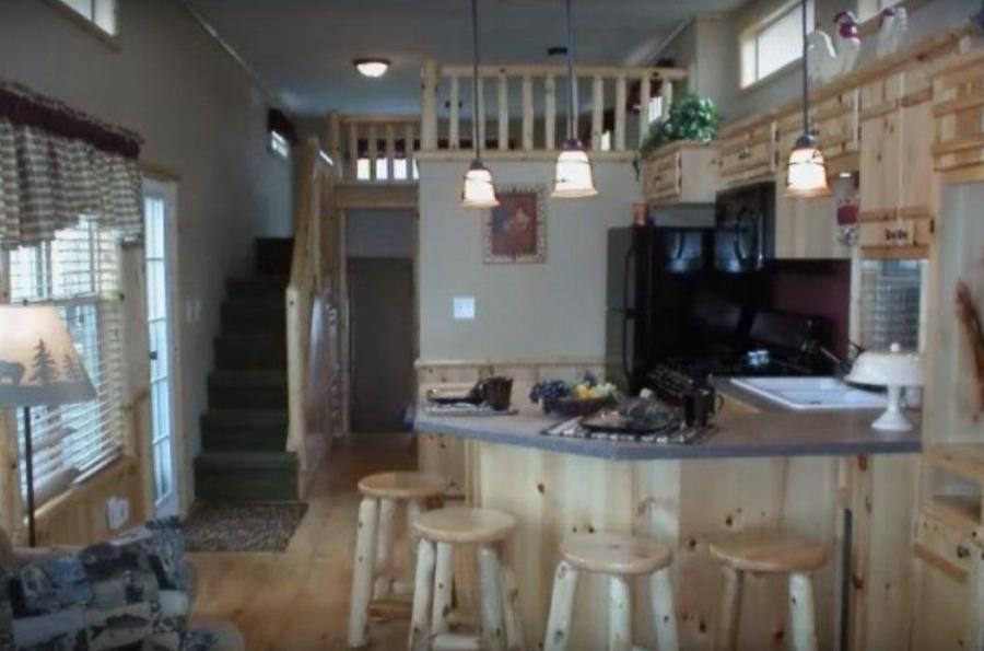 Τροχόσπιτο: Είναι άνετο για 6 άτομα, έρχεται όπου θέλεις σε 4 ημέρες, κοστίζει μόνο 9.000€ και το παραμυθένιο εσωτερικό θα σας ξετρελάνει